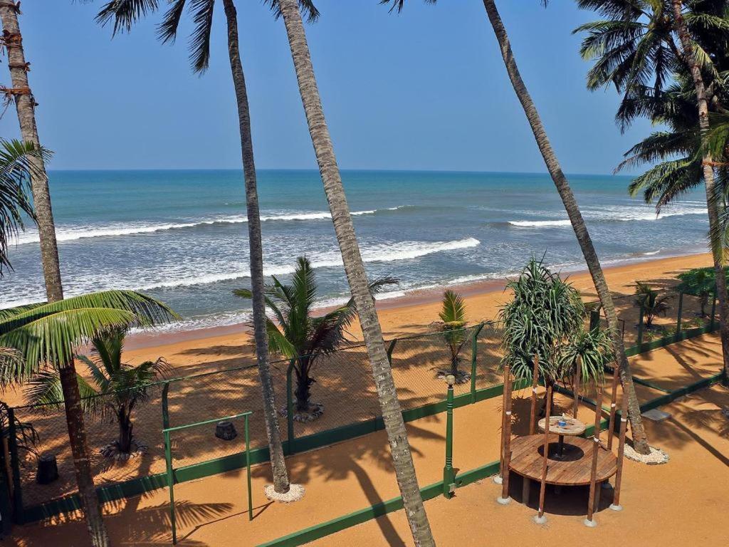 Oyo 246 Roy Villa Beach Hotel Kalutara Exterior foto